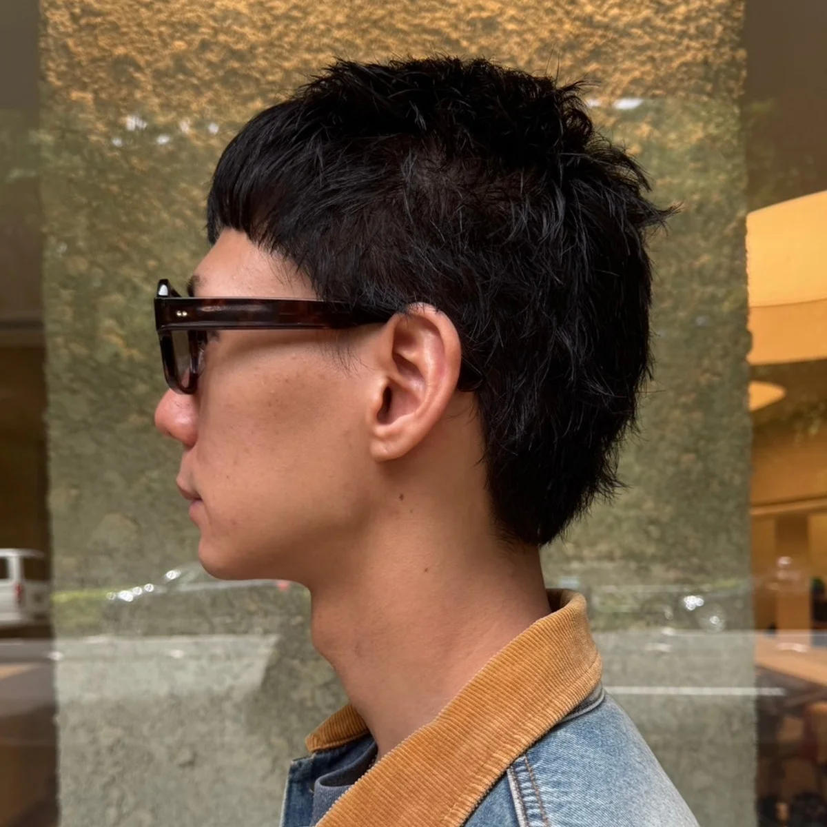 「前髪はチョップカットで重くしすぎない」