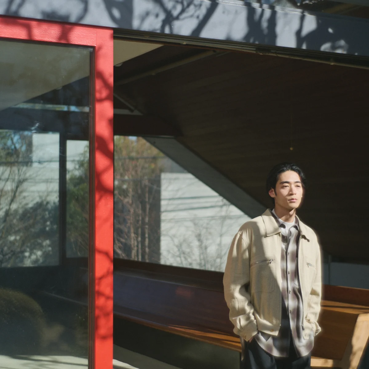 天然素材の味わいをハイテクスニーカーの名品といっしょに楽しむ【01＋05＋06＋08】