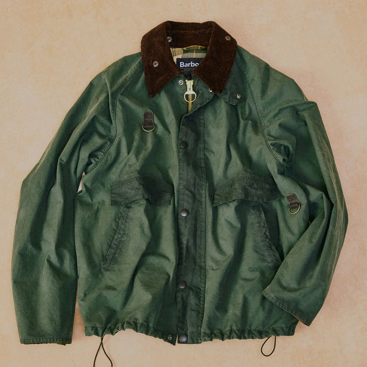 【差がつく大人のバブアー】名作「スペイ」を長年着込んだような質感に仕上げたジャーナル スタンダード別注が買い！