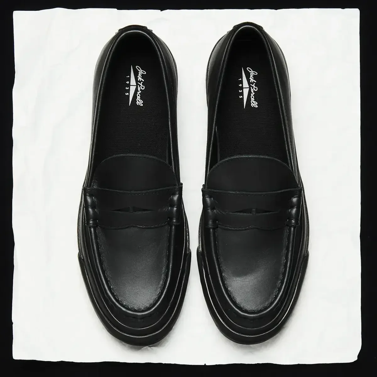 【差がつく大人の黒スニーカー】注目はジャックパーセルの「ローファースニーカー」。買うべき新作4選