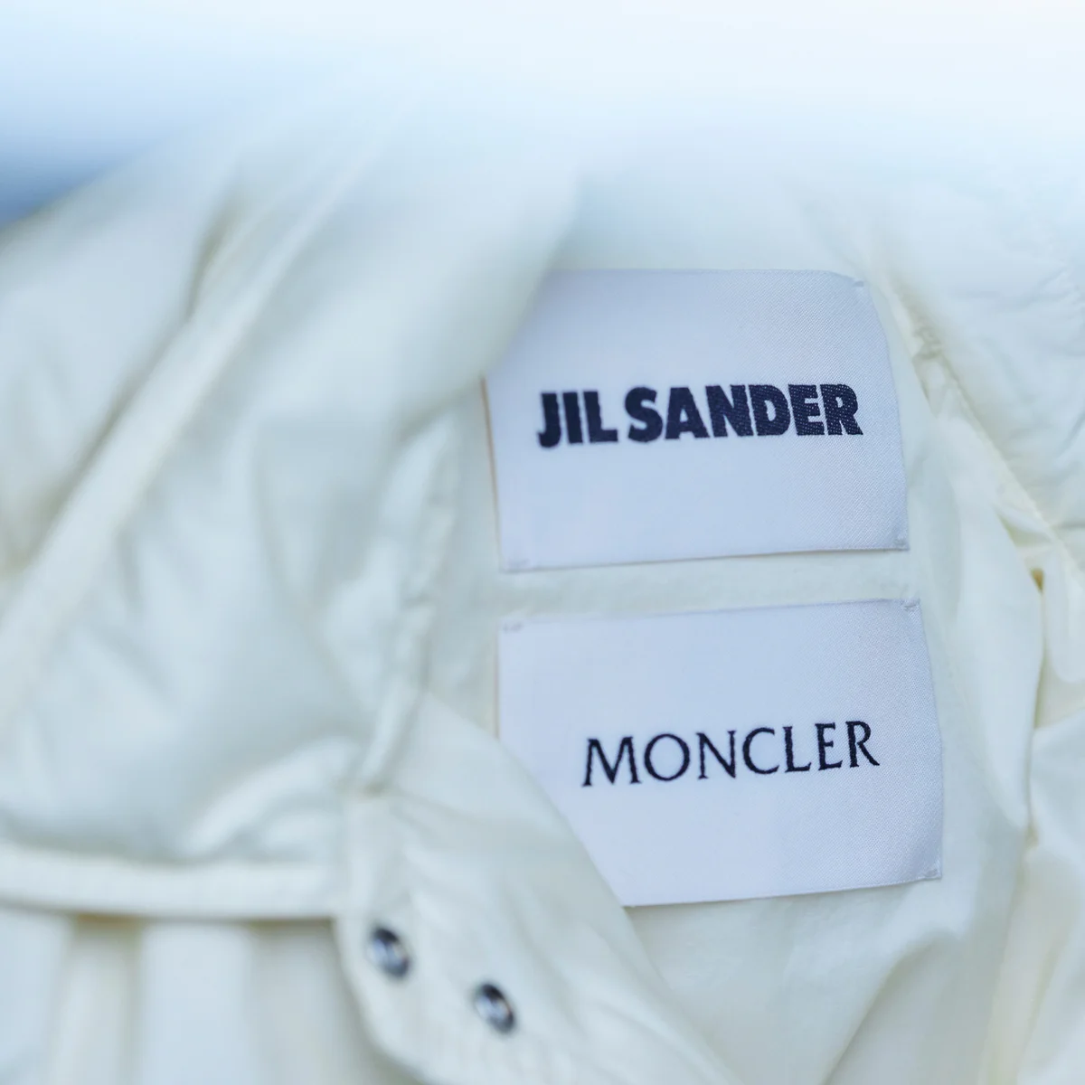 冬、深く美しい、彼らの日常。MONCLER + JIL SANDER ダウンの美意識