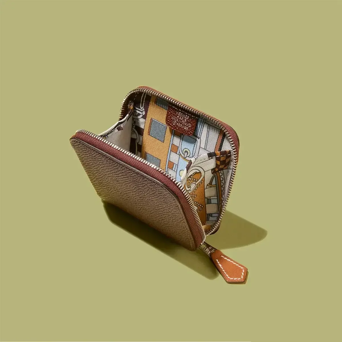 【大人の格上げ財布】エルメス、グッチ、ロエベ。11月に買うべき新作4選