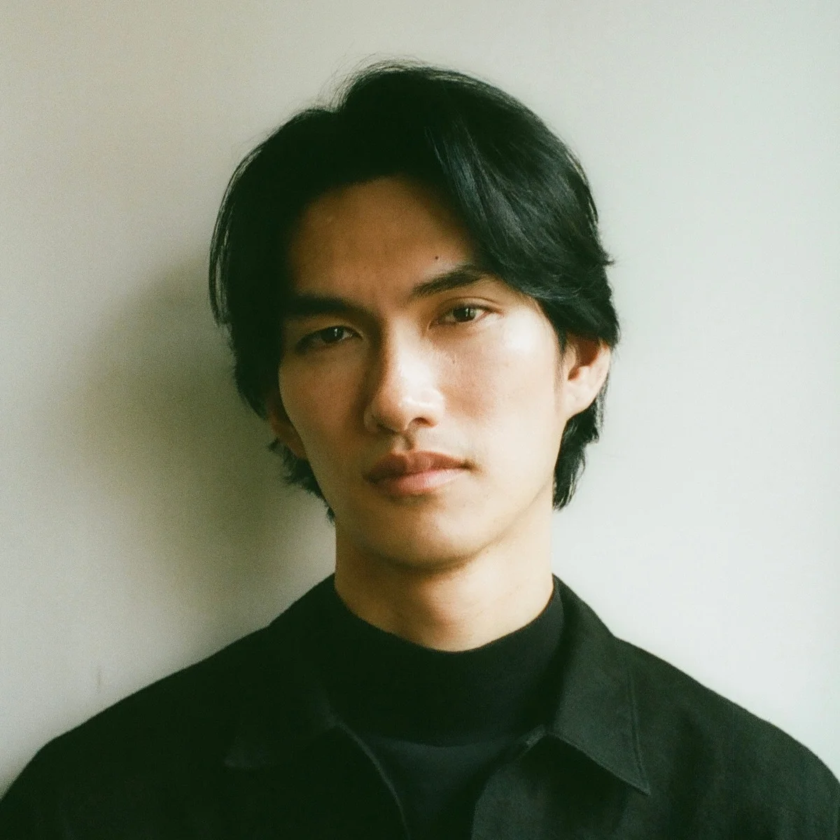 「白髪は地毛に近い黒に染める」