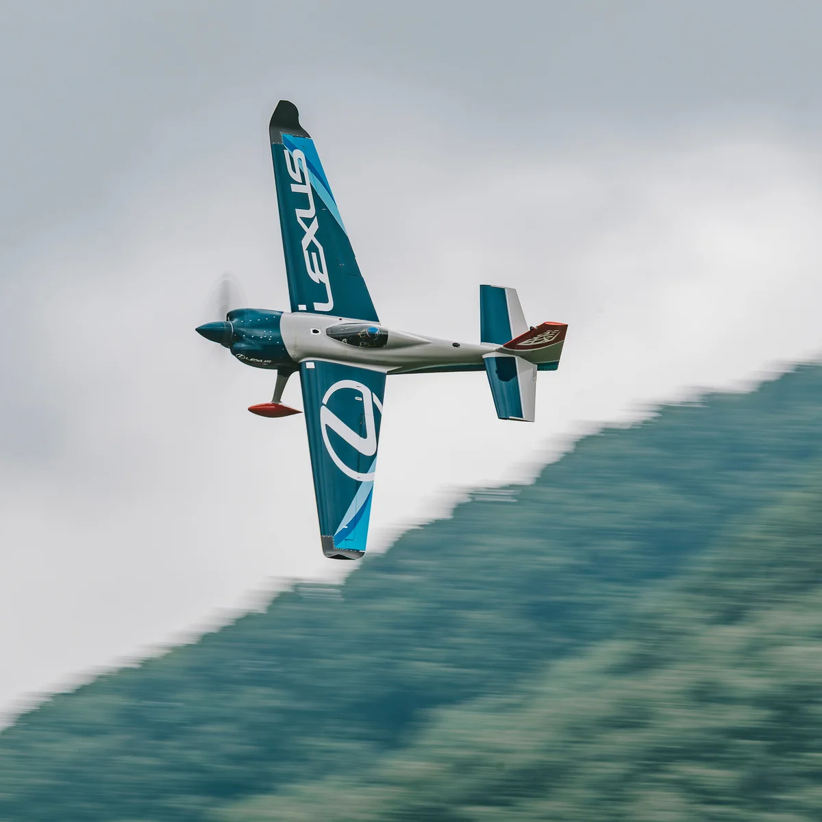 【陸と空の技術が生む戦いのドラマ】レクサスが挑むエアレースから目が離せない！