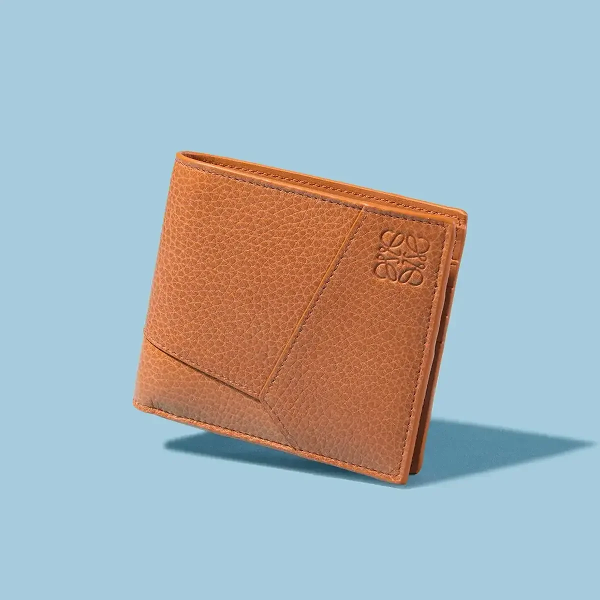 【大人の格上げ財布】ロエベ、グッチ、プラダ... 秋に買うべき「二つ折り財布」新作5選