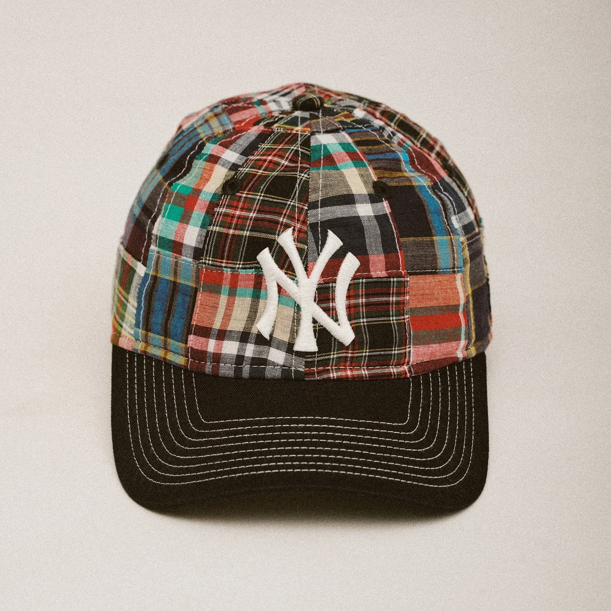 【差がつく大人のニューエラ】春夏はマドラスチェックが気分。完売必至の「ジャーナル スタンダード レリューム」別注ベースボールキャップ