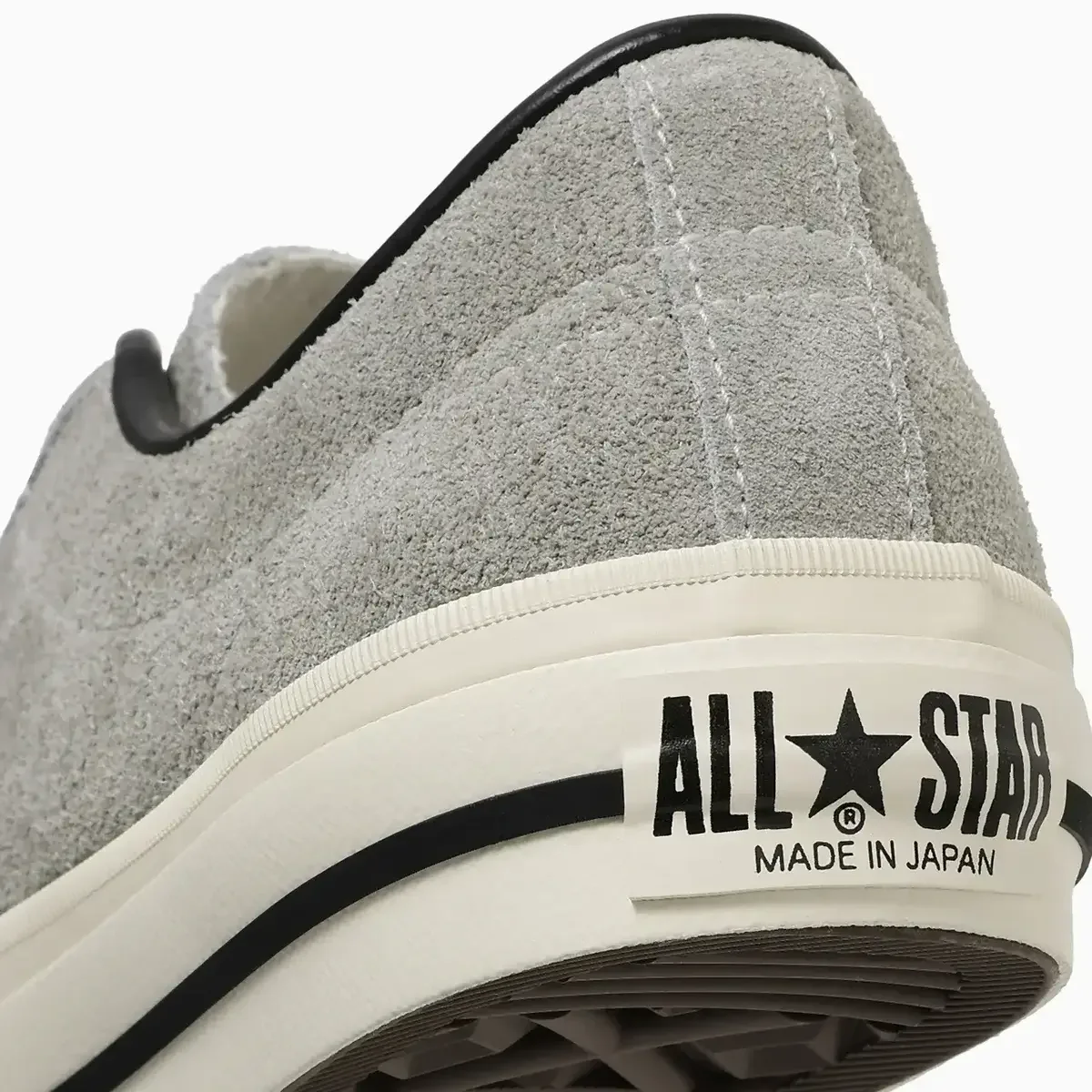 【大人のコンバース】「オールスター」のローファースニーカー版から「ワンスター」のスエードモデルまで。春に買うべき新作まとめ