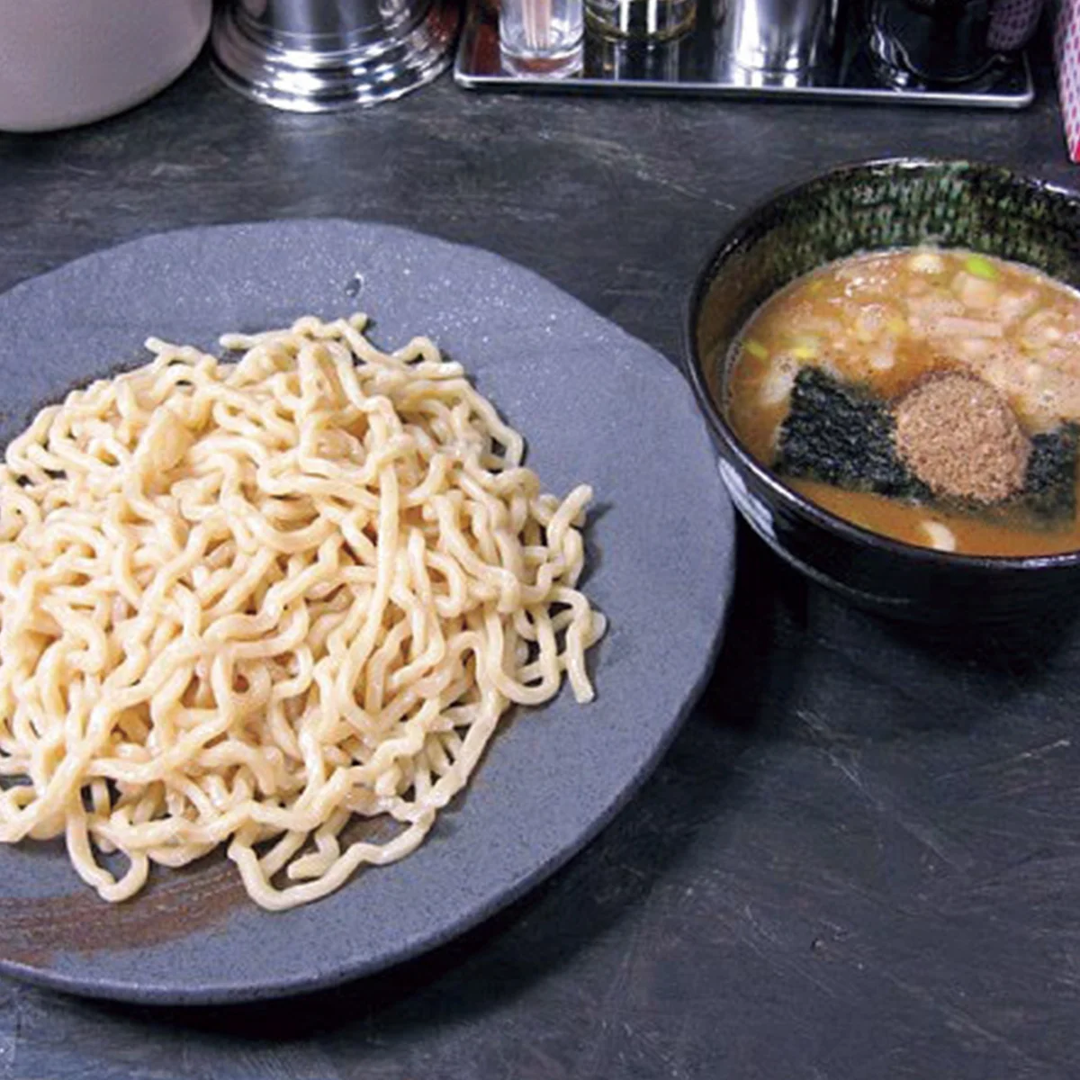 パンチ効きすぎ！ 記憶に残り続ける、今はない店3選【掟ポルシェの尊すぎ!! 推し活メモリーズ #最終回】