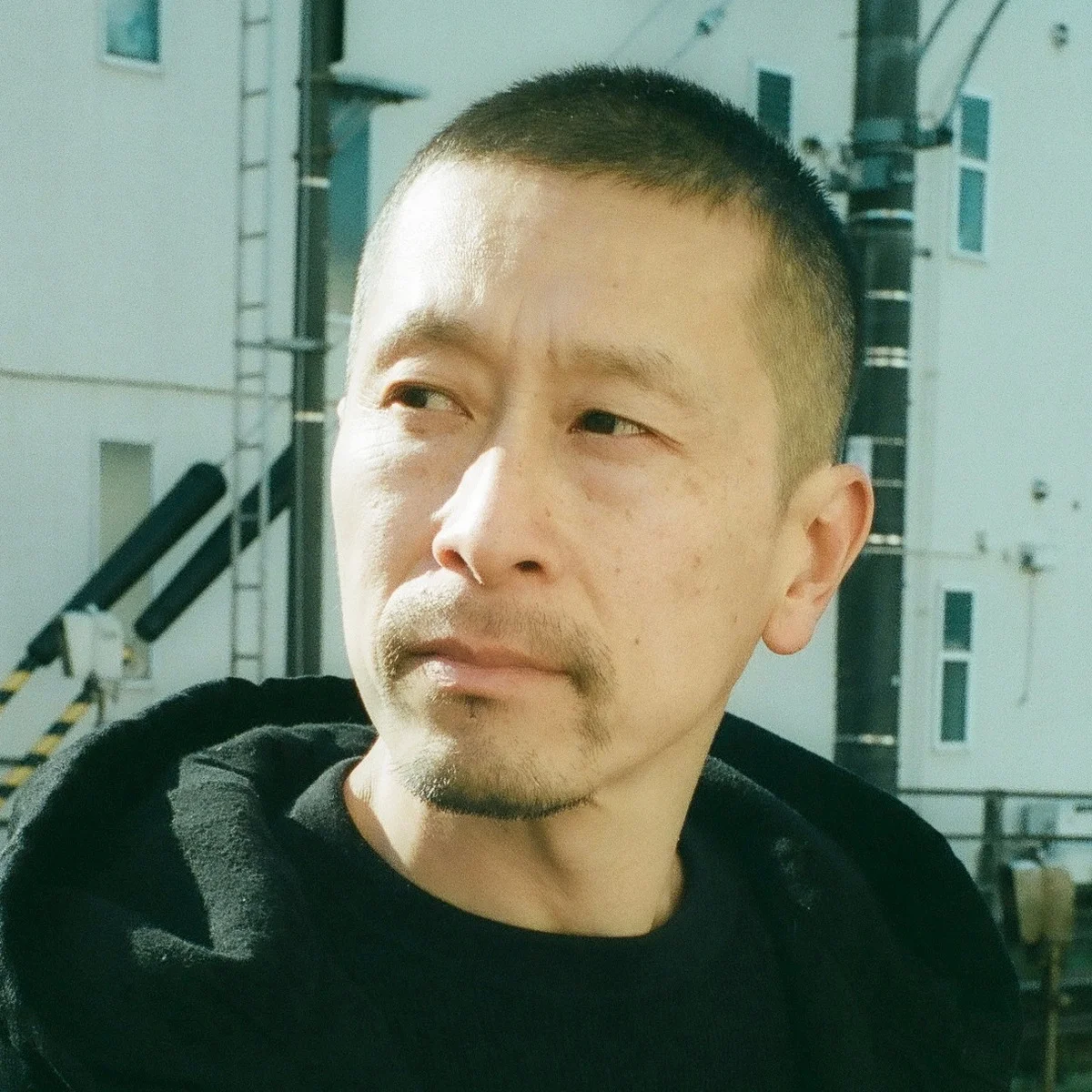 「ただの丸刈りに見せない、バズカット」