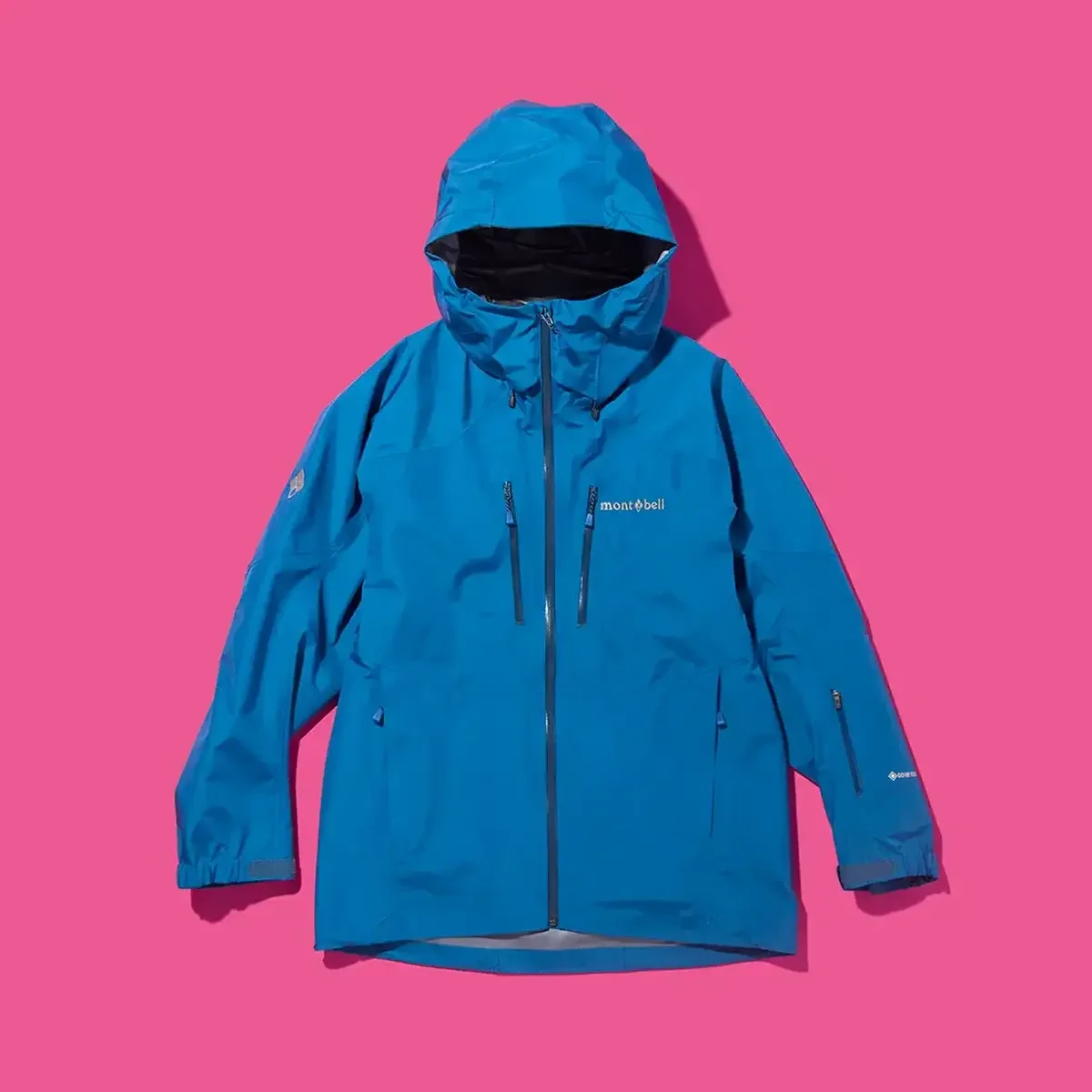 【大人のモンベル】ゴアテックス搭載モデルに注目。今買って春も梅雨も使える「防水ジャケット」5選