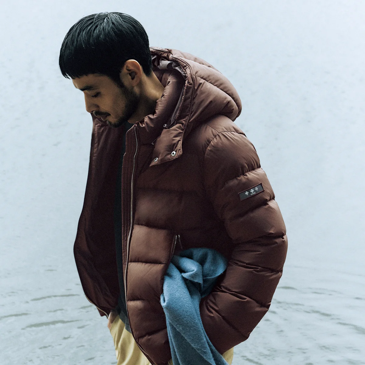 大人のためのダウンを新色で。タトラスと迎える冬の訪れ