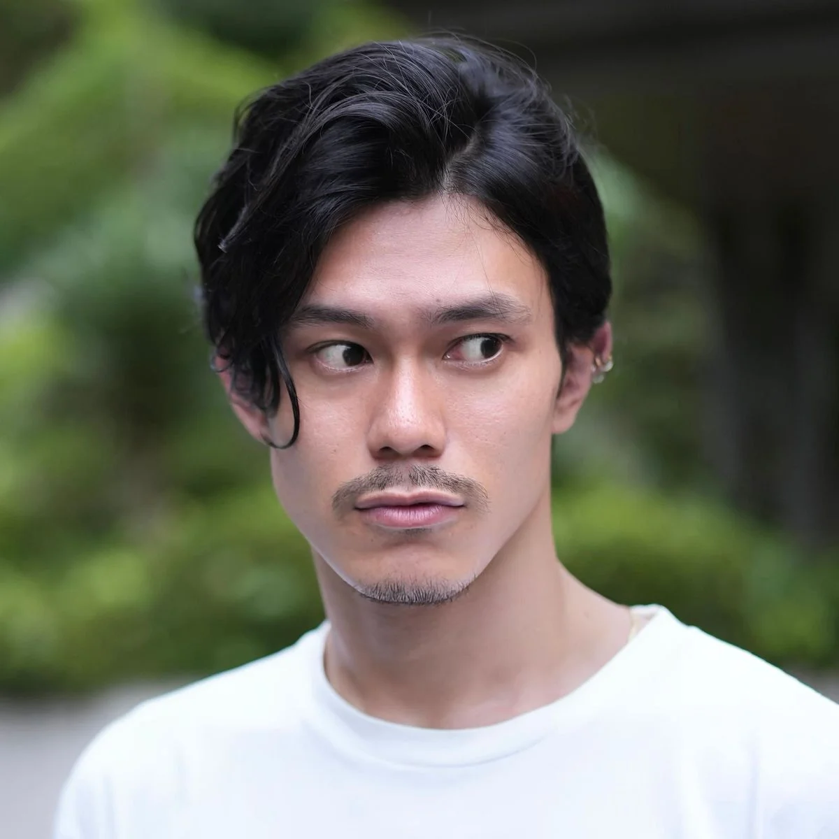 どんなファッションにもなじむ、今どきの七三分け