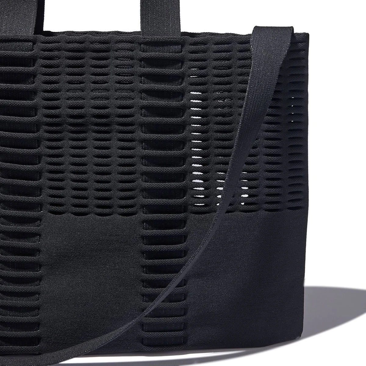 GOOD GOODS ISSEY MIYAKE