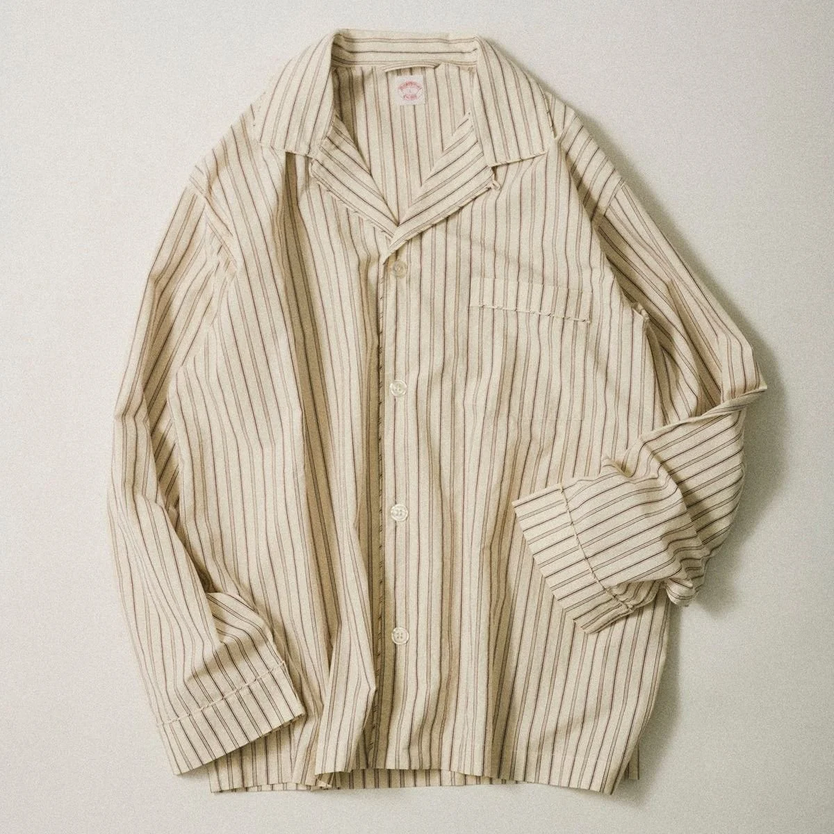 【大人のブルックス ブラザーズ】定番パジャマを街着シャツにアレンジ。楽に品よく着られる「レリューム」別注