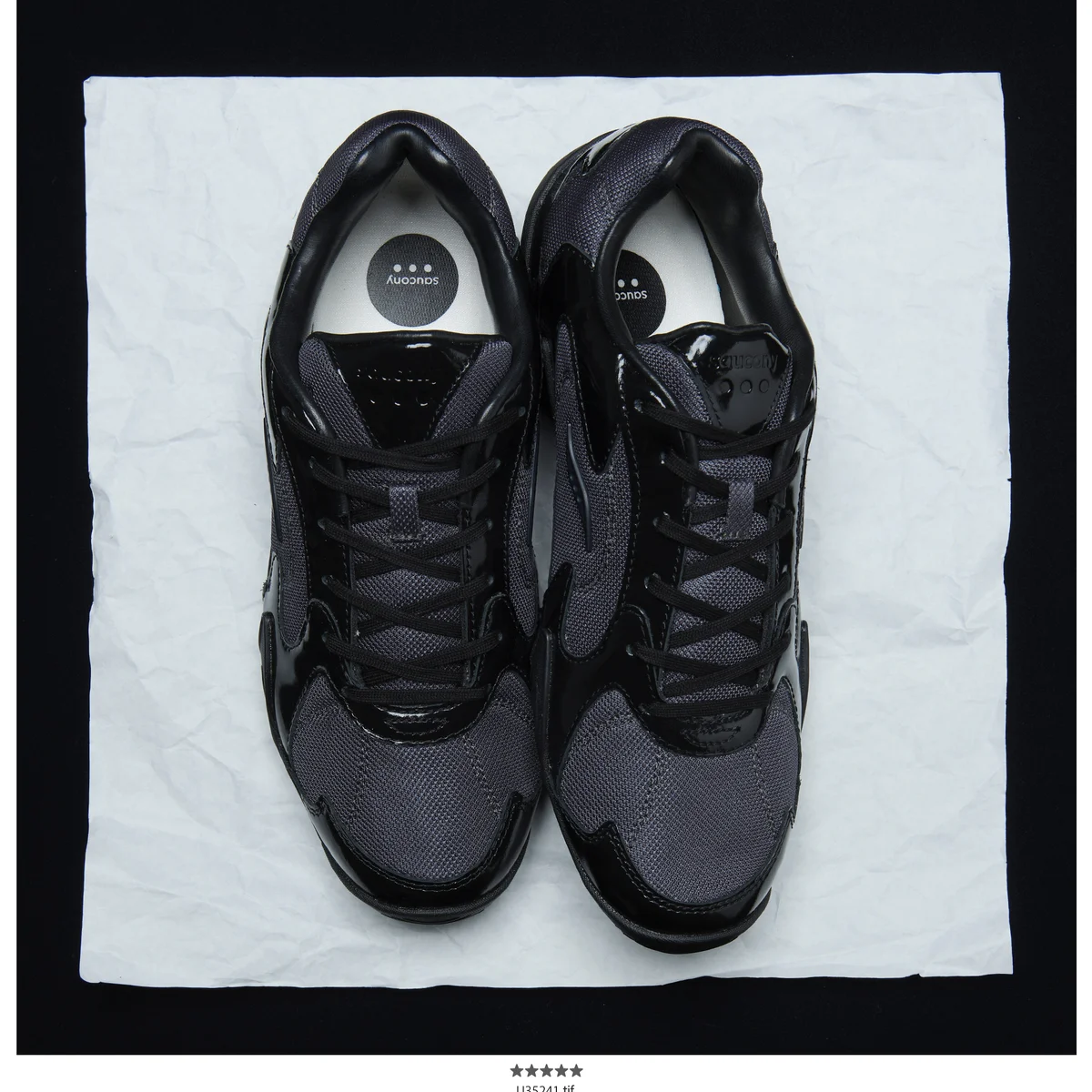 【「それどこの？」と聞かれそう】90年代モードスポーツな黒スニーカー「サッカニー サイロ」【大人がこのスニーカーを買う理由｜小澤匡行】