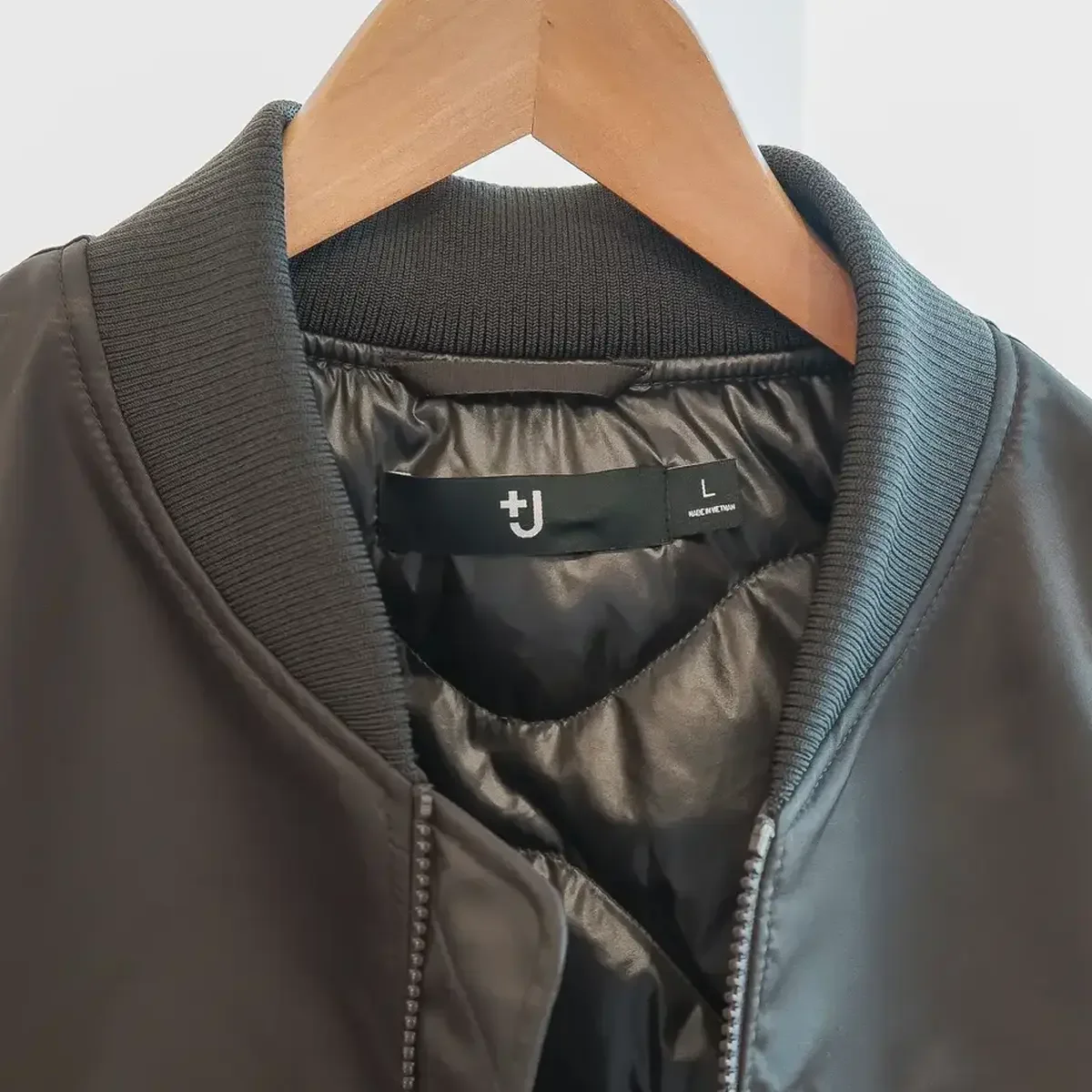 2025年の年間1位は『【大人のユニクロ】伝説の「＋J」ダウンが再び復刻。超最速で着てみた！』【年間人気記事BEST5】