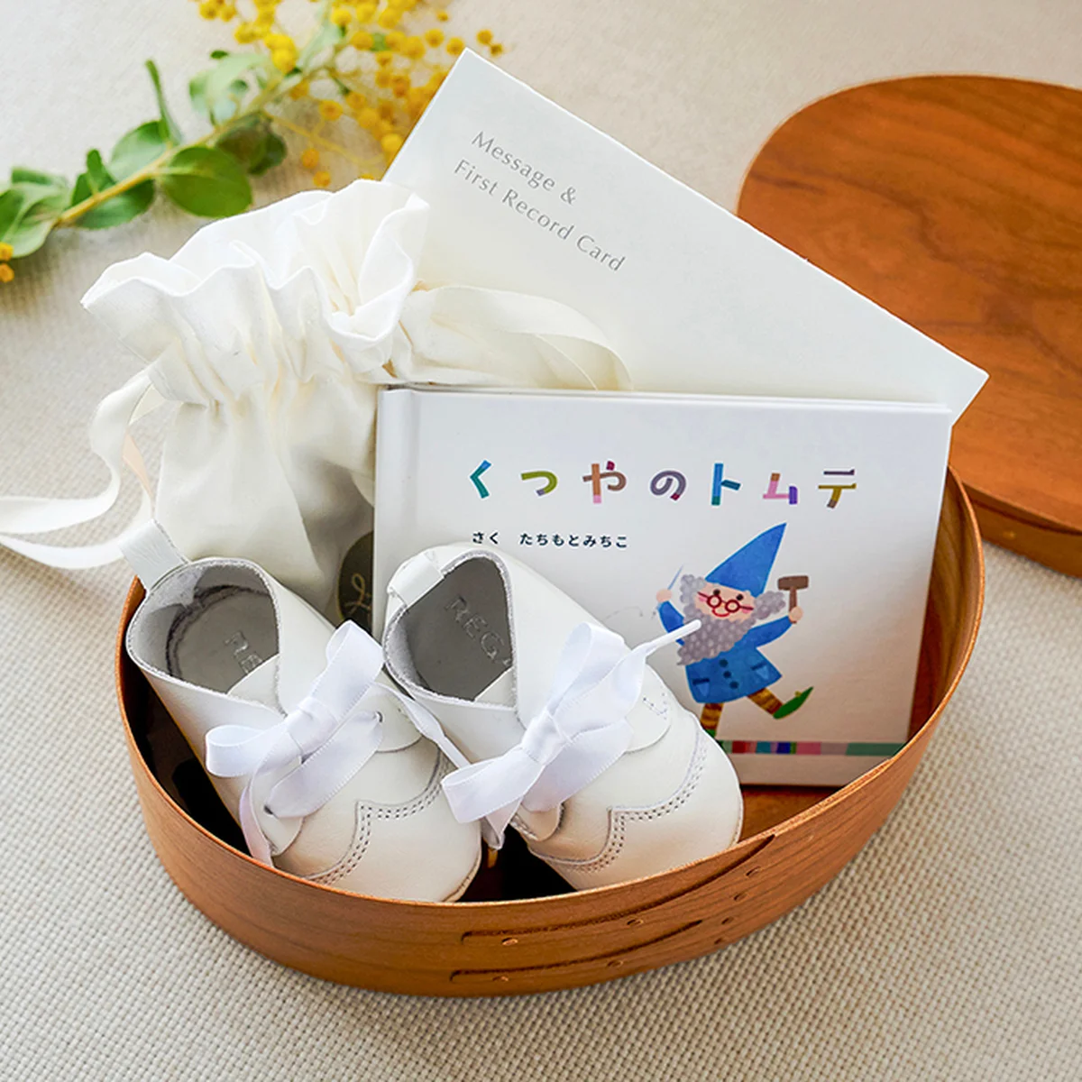 【出産祝いの新定番】「リーガル」で選ぶ、赤ちゃんのはじめての一足。「ファースト・セレブレーションシューズ」のギフトセットが誕生