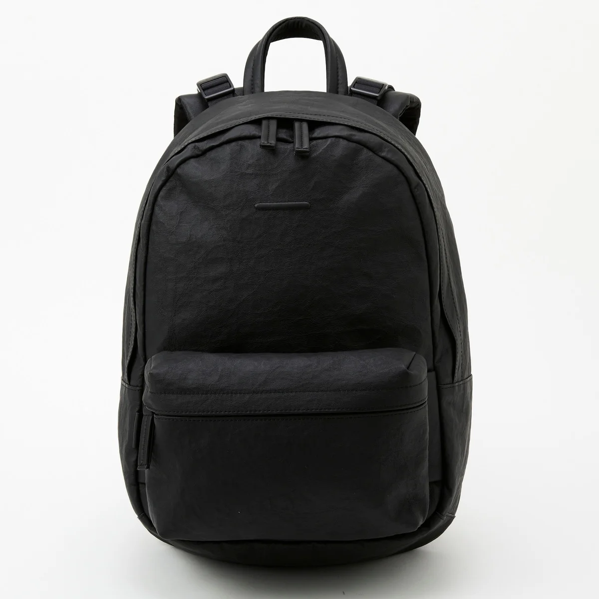 【差がつく大人の黒リュック】軽くて丈夫なダイニーマレザーを採用。「ミーンズワイル」と「objcts.io」のコラボに注目