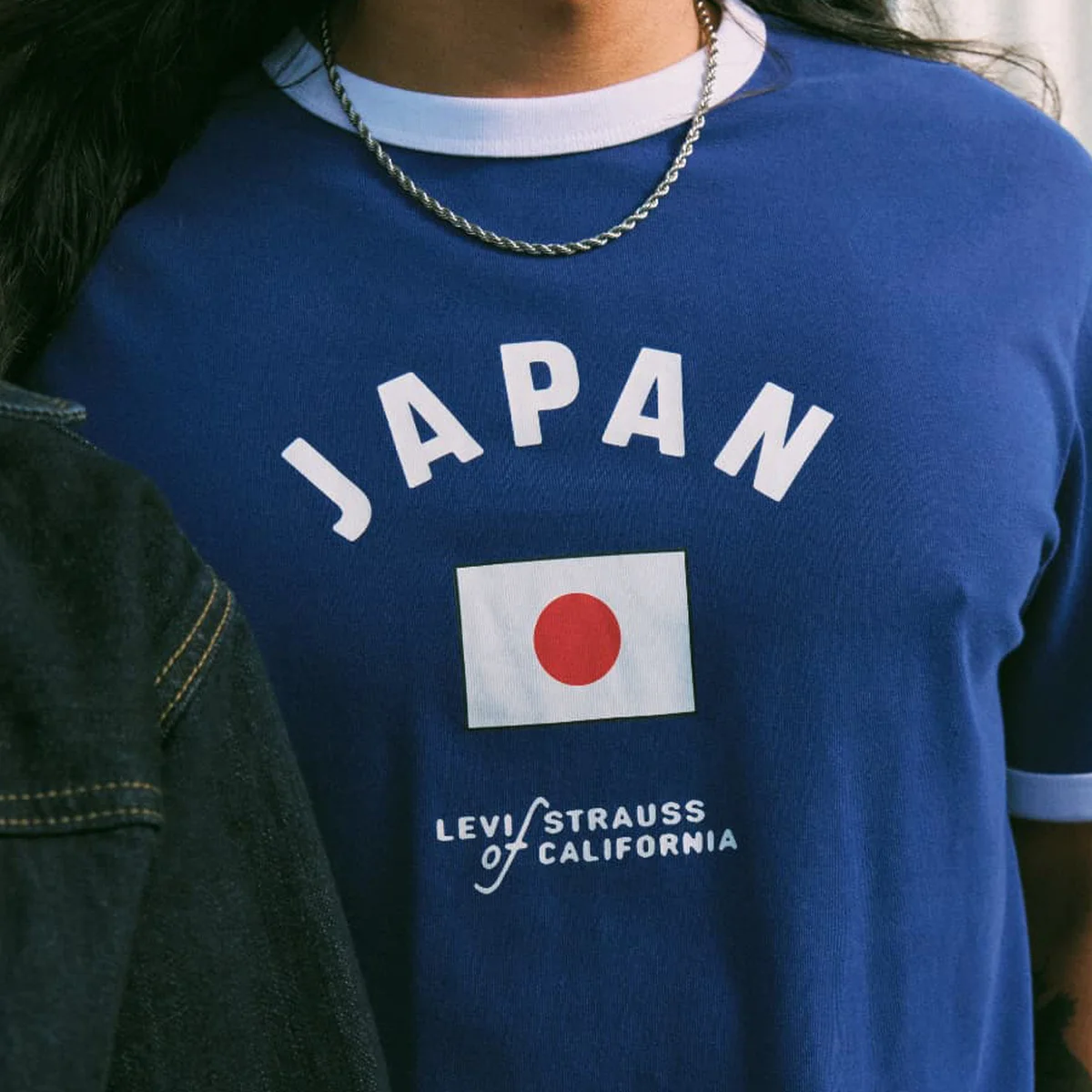 【大人のリーバイス®】世界的サッカーの祭典記念。国旗モチーフの「リンガーTシャツ」、もちろん日本推し？【6月1日発売】