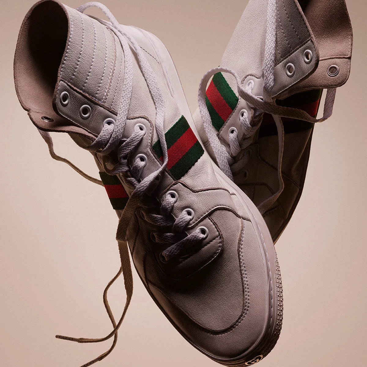 【グッチ】新章の幕開け。新アーティスティック・ディレクター、デムナによる待望のコレクション「La Famiglia」がローンチ