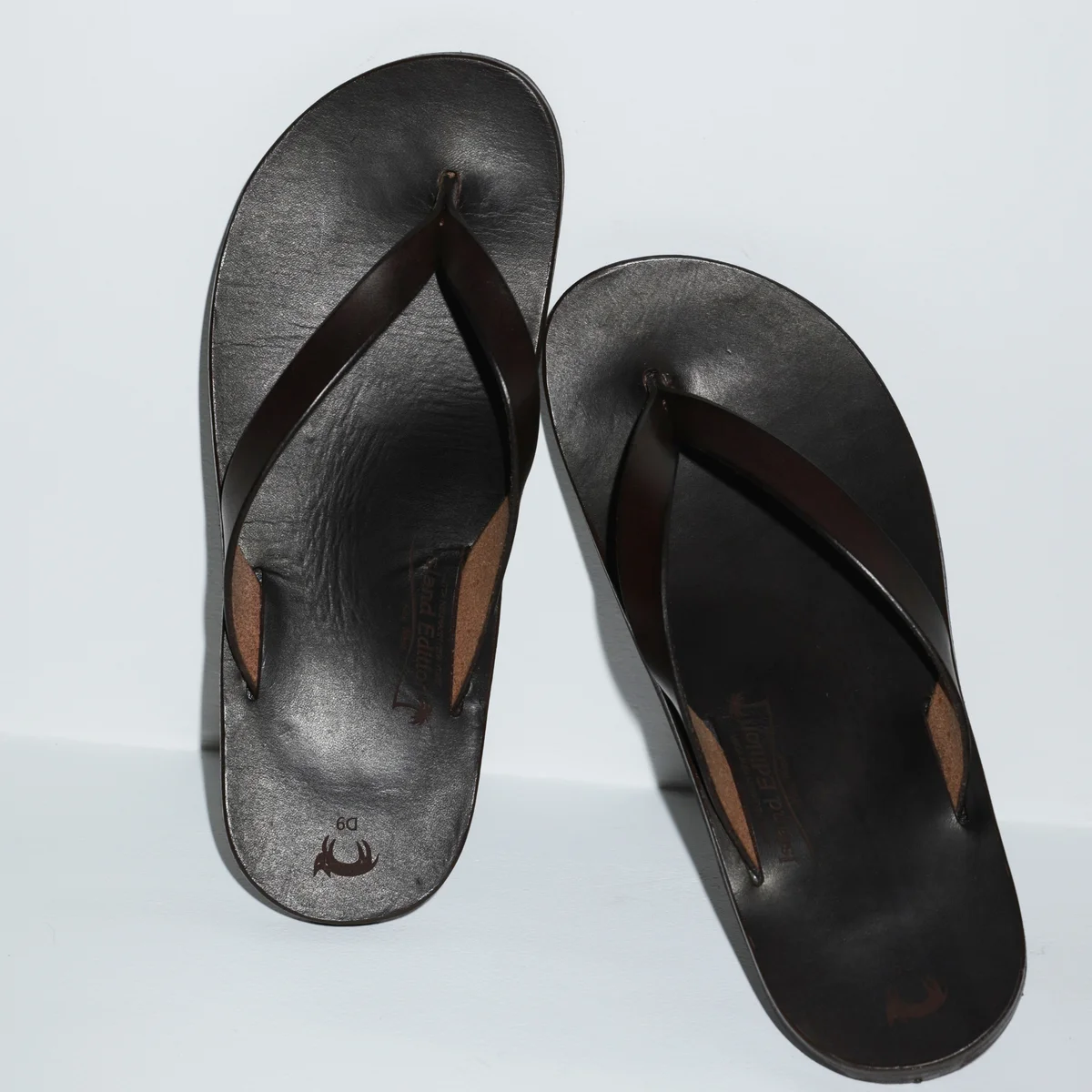 JUTTA NEUMANNのトングサンダル「Key West」