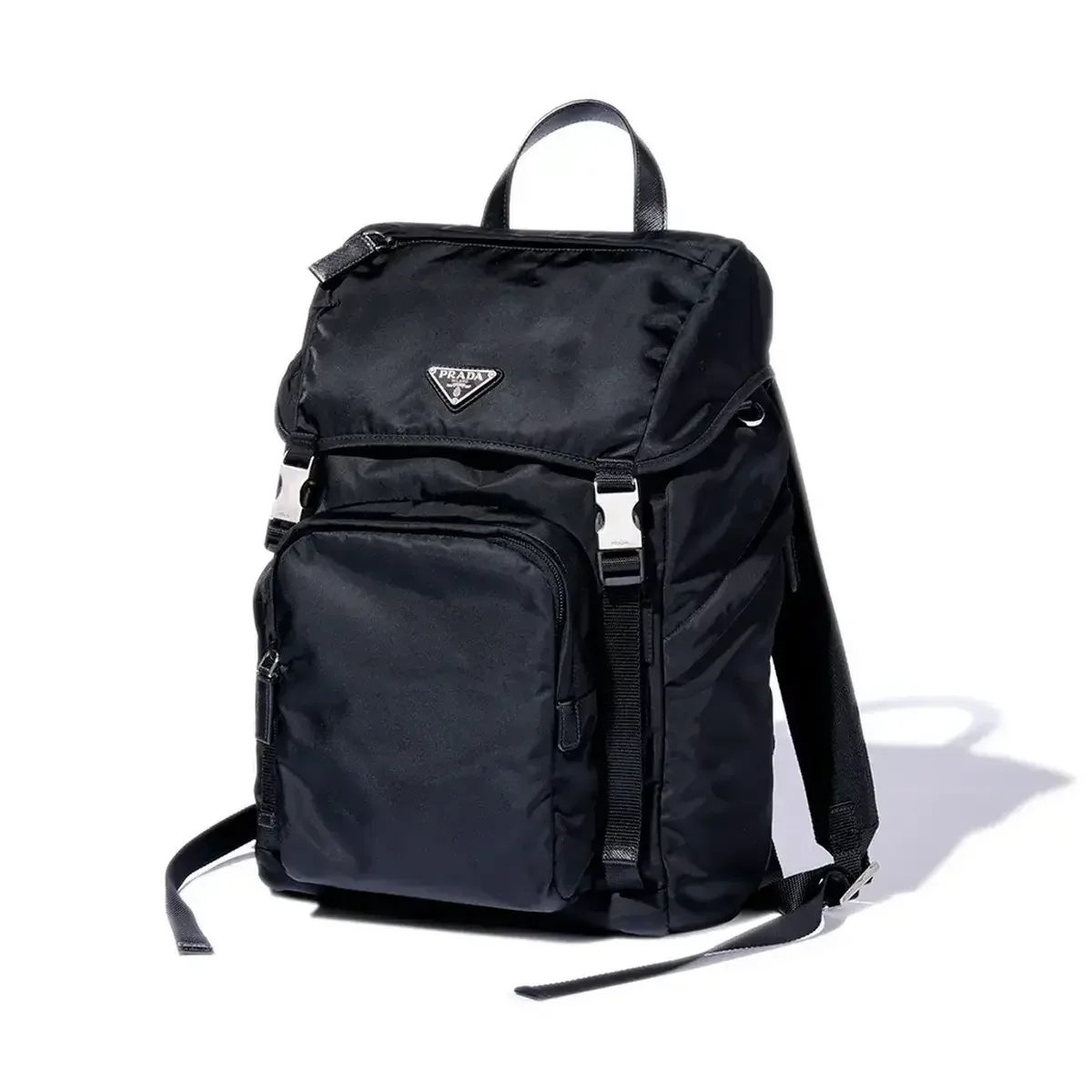 【大人が選ぶべき黒リュックBEST10】プラダ、ポーター、ユニクロ... 2026年冬に買うべき人気モデルまとめ