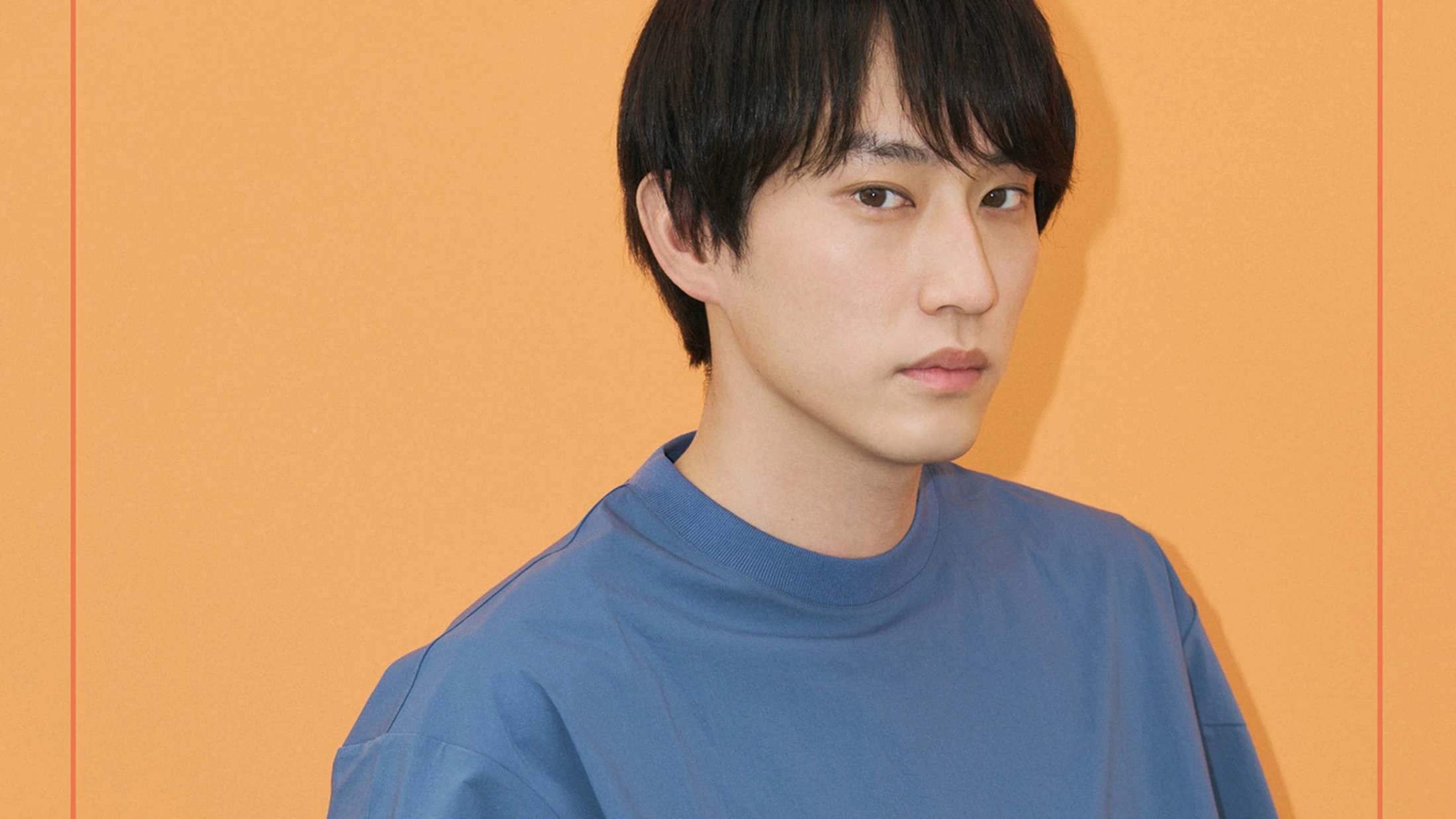 【杉野遥亮が着る】仕事も休日も、雨の日も暑い日も快適。 大人の万能服「ワンダークロス」 気温別・着こなしダイアリー