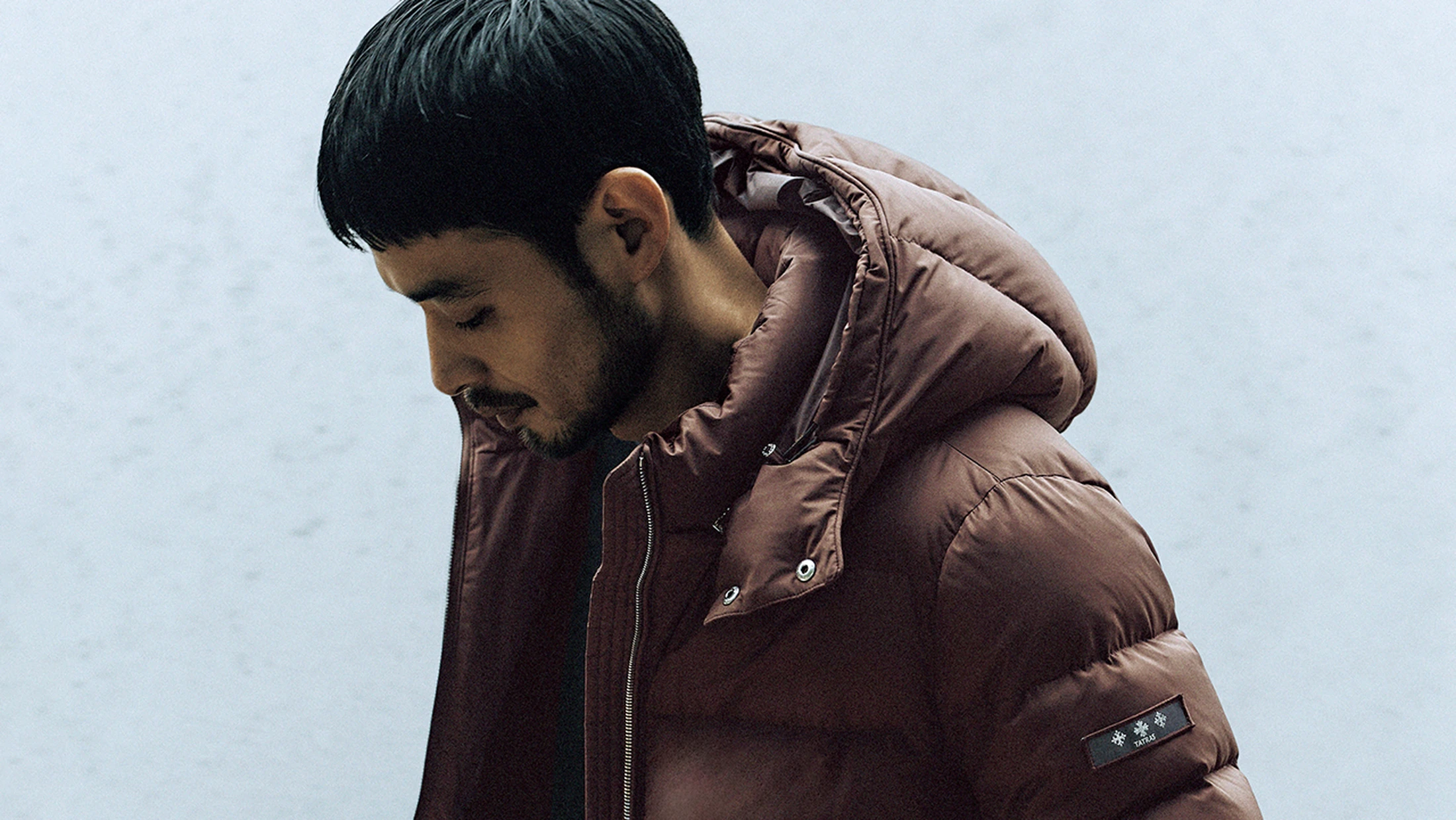 大人のためのダウンを新色で。タトラスと迎える冬の訪れ